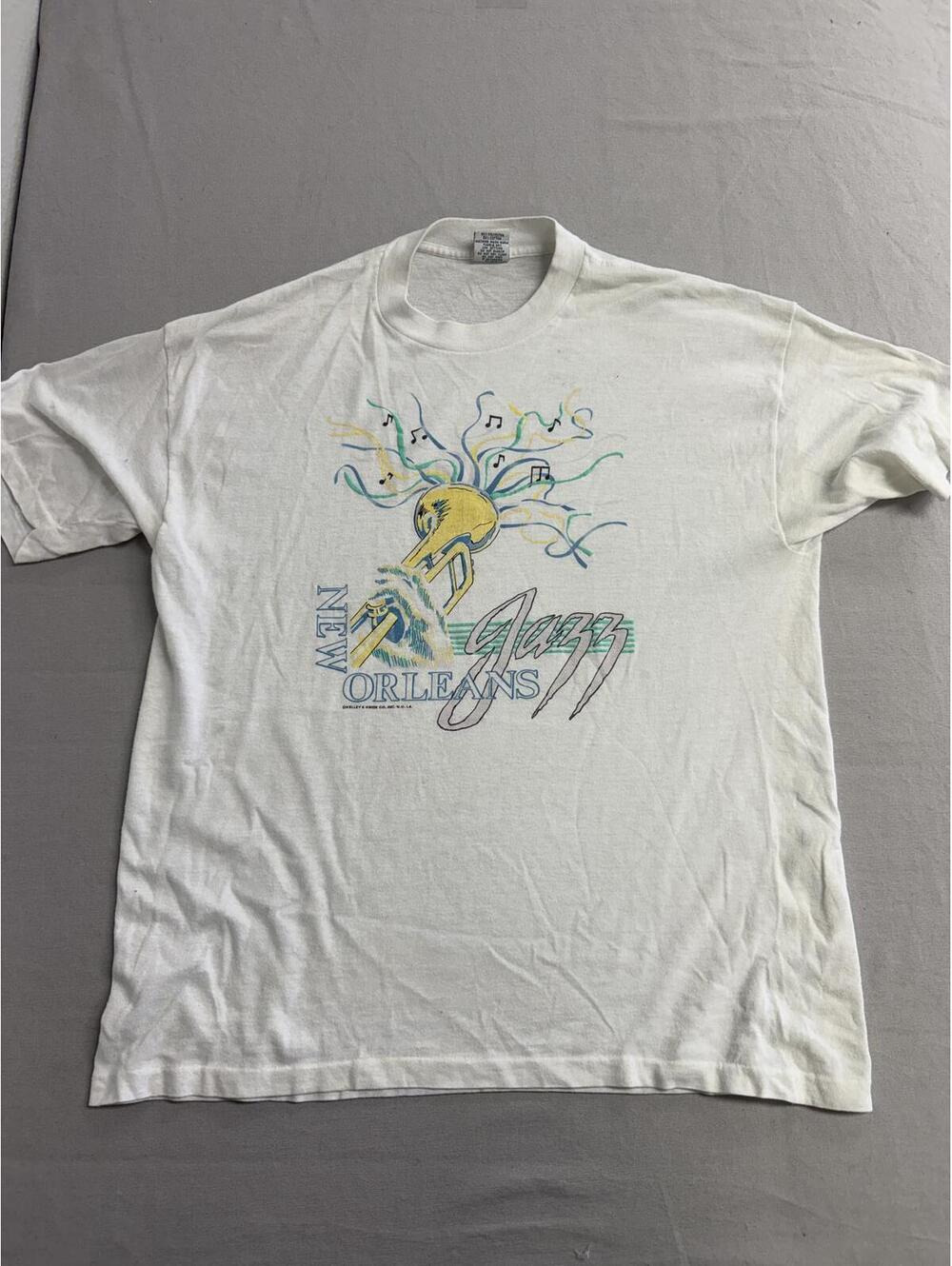 Vintage New Orleans Jazz T-shirt Music in Color Trumpet XL